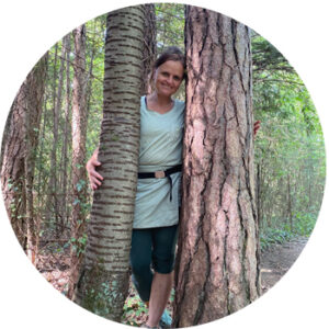 Angelika Gierer bei der Waldbaden-Ausbildungsleitung in der Erlaufschlucht